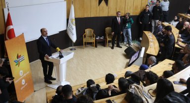 Konya'da Başkan Altay fakülte öğrencileriyle buluştu