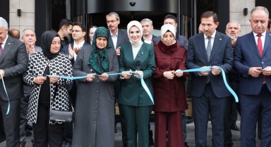 Konya'da Karatay Kültür Merkezi hizmete girdi