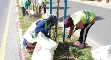 Manisa Soma'nın yolları kadın eliyle şekilleniyor