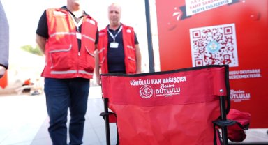 Manisa'da kamp sandalyesi hediyeli kan bağışı