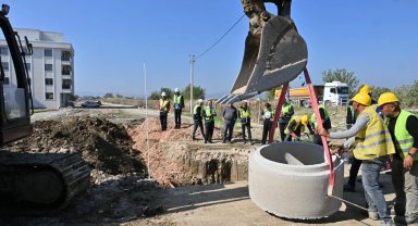 Manisa'da Muradiye'nin altyapısına ilk kepçe