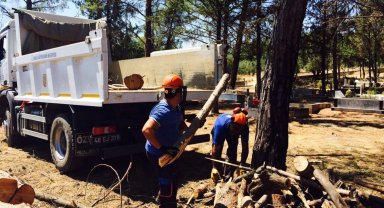 Muğla'da aileleri de ısıtan mezarlıklara bakım