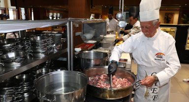 Necip Fazıl'ın eski aşçısından Konya'da 'Vefa Sofrası'