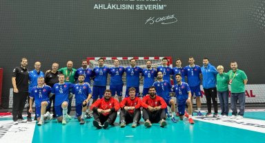 Nilüfer Belediyespor hentbolde yoluna kayıpsız devam ediyor