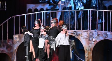 Romeo ve Juliet Manisa'da perde dedi, vefa unutulmadı