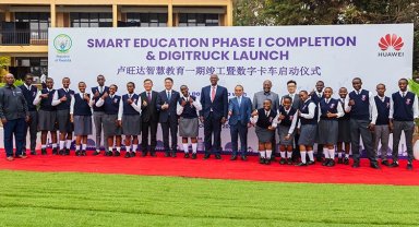 Ruanda, Akıllı Eğitim Projesi'nin tamamlanmasını ve DigiTruck lansmanını kutluyor