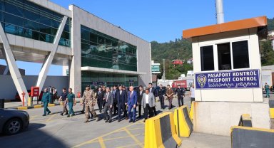 Sarp Kapısı'ndan 9 ayda 4 milyon yolcu geçiş yaptı