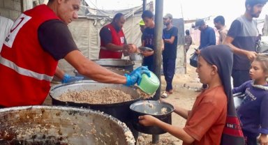 Türk Kızılay ateşkes sonrası yardımları artırdı