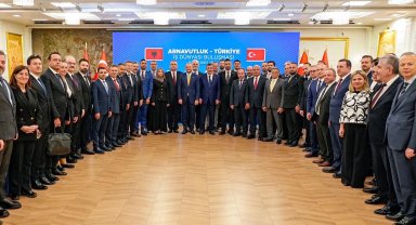 Türkiye-Arnavutluk iş dünyası Tiran'da buluştu