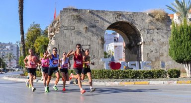 'Uluslararası Tarsus Yarı Maratonu' heyecanı Mersin'i sardı