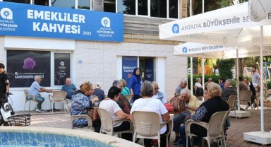 Antalya Büyükşehir Belediyesi emeklileri de unutmuyor