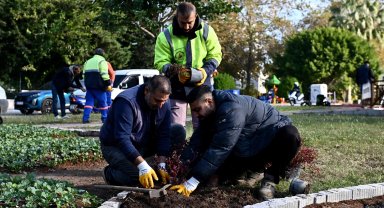 Antalya Muratpaşa'da Trafik Parkı çiçek bahçesine dönüştü