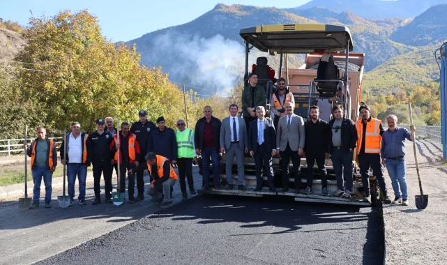 Artvin'de Vali Ergün'den Ardanuç'ta asfalt mesaisi