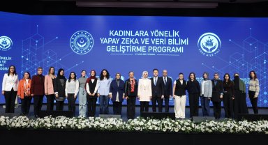 Bakan Göktaş: Kadınlar yapay zekâya dahil oldukça teknoloji daha adil olacak