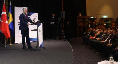 Bakan Işıkhan, İsveç'te Türk gurbetçilerle buluştu