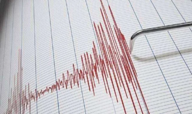 Balıkesir'de gece uyandıran deprem!