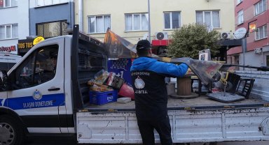 Balıkesir'de zabıta kaldırım işgallerine son veriyor