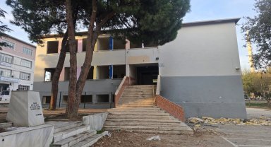 Beril'in daveti Bursa'da büyük bir adımı başlattı... Bursa'da 43 yıllık okul yıkılıyor