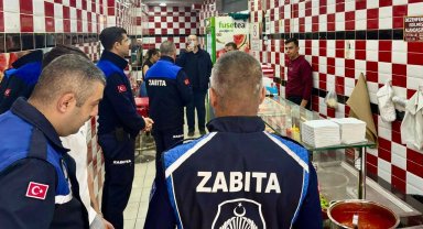 Bursa Gemlik'te dönercilere hijyen denetimi...10 kilo sağlıksız ürüne imha!