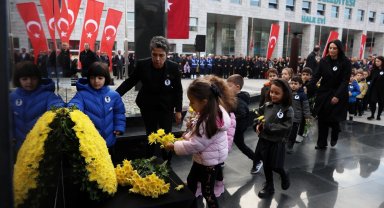 Bursa Nilüfer, Ata'sını Cumhuriyet Meydanı'nda andı