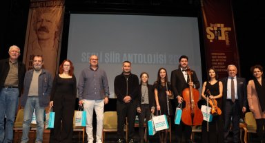 Bursa Nilüfer'de şiir eleştirisinin prestij ödülleri sahiplerini buldu