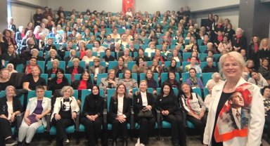 Bursa Nilüferli kadınlar Atatürk'ü sevdiği şarkılarla andı