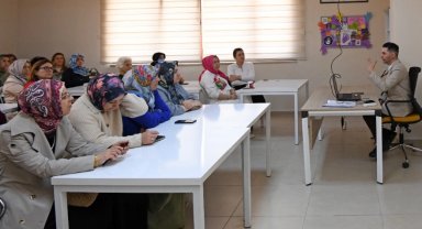 Bursa Osmangazi'de 'Kadın ve Toplum' söyleşisi