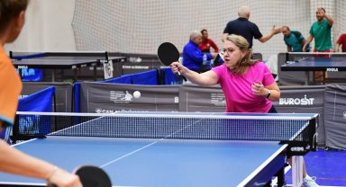 Bursa Osmangazi'de veteran sporcular final için ter döktü