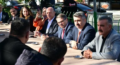 Bursa'da Başkan Yılmaz Vakıf Mahallesi'nde vatandaşlarla buluştu