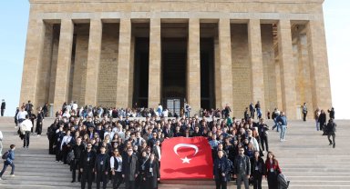 Bursalı 300 genç Ata'nın huzurunda