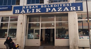 Edirne Keşan Balık Pazarı'nda kanalizasyon sorunu sürüyor!