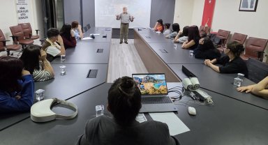 Gazeteci Özke gençlerle şiir üzerine buluştu