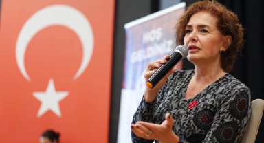 Gazeteci Özlem Gürses'ten Bakırköy'de 'umutlu' konuşma
