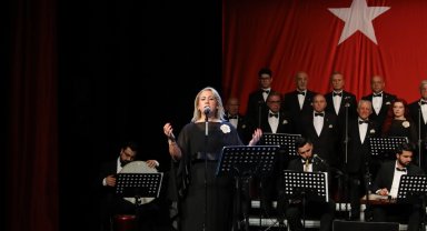 Gaziantep'te Atatürk, sevdiği şarkılarla anıldı