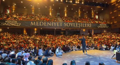 Gaziantep'te gençlerle Gri Koç buluşması