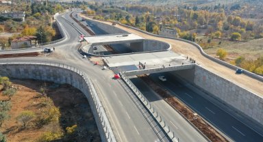 Gaziantep'te köprülü kavşak yatırımları devam ediyor