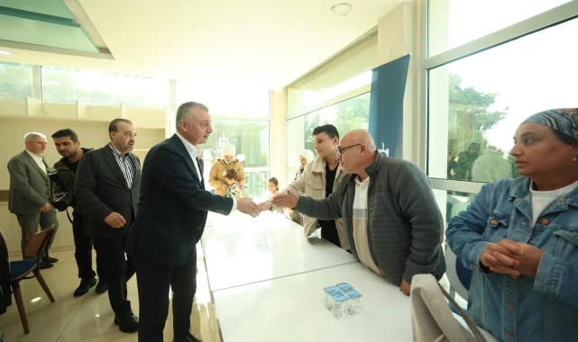 Gebze'de evlerine giremeyen ailelere moral ziyareti