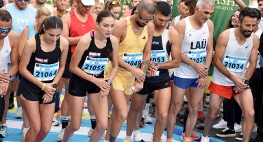 Girne Yarı Maratonu'nda adımlar dayanışmaya attı