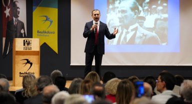 İstanbul Beylikdüzü'nde 'Atatürk ve Cumhuriyet' söyleşisi