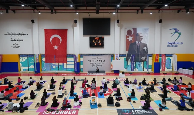 İstanbul Beylikdüzü'nde "Yogayla Beden Uyanışı" etkinliği