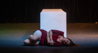 İzmir Bornova'da kadın mücadelesi sahneye taşındı