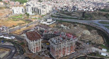 İzmir Büyükşehir'den Uzundere kentsel dönüşümünde hukuki uyarı