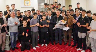 İzmir İl Milli Eğitim Müdürü Yahşi'den anlamlı ziyareti