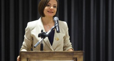 İzmir Karabağlar 'da eğitim emekçilerine anlamlı gece