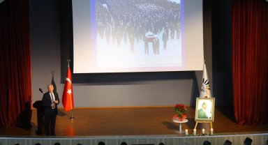 İzmir Karabağlar'da duygu dolu 10 Kasım söyleşisi