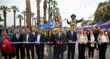 İzmir Kültürpark'ta rengarenk buluşma