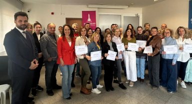 İzmir Meslek Fabrikası'nda sertifika sevinci