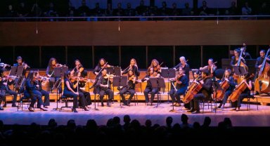 İzmir'de Ata'ya özlem notalarla yankılandı