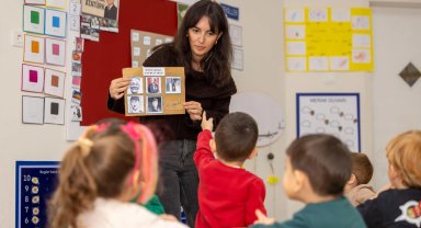 İzmir'de duygulandıran öğretmenlik hikâyesi... Eğitim gördüğü anaokuluna 25 yıl öğretmen oldu