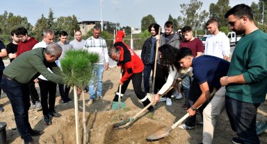 İzmir'de gençlerin eliyle daha yeşil Bornova